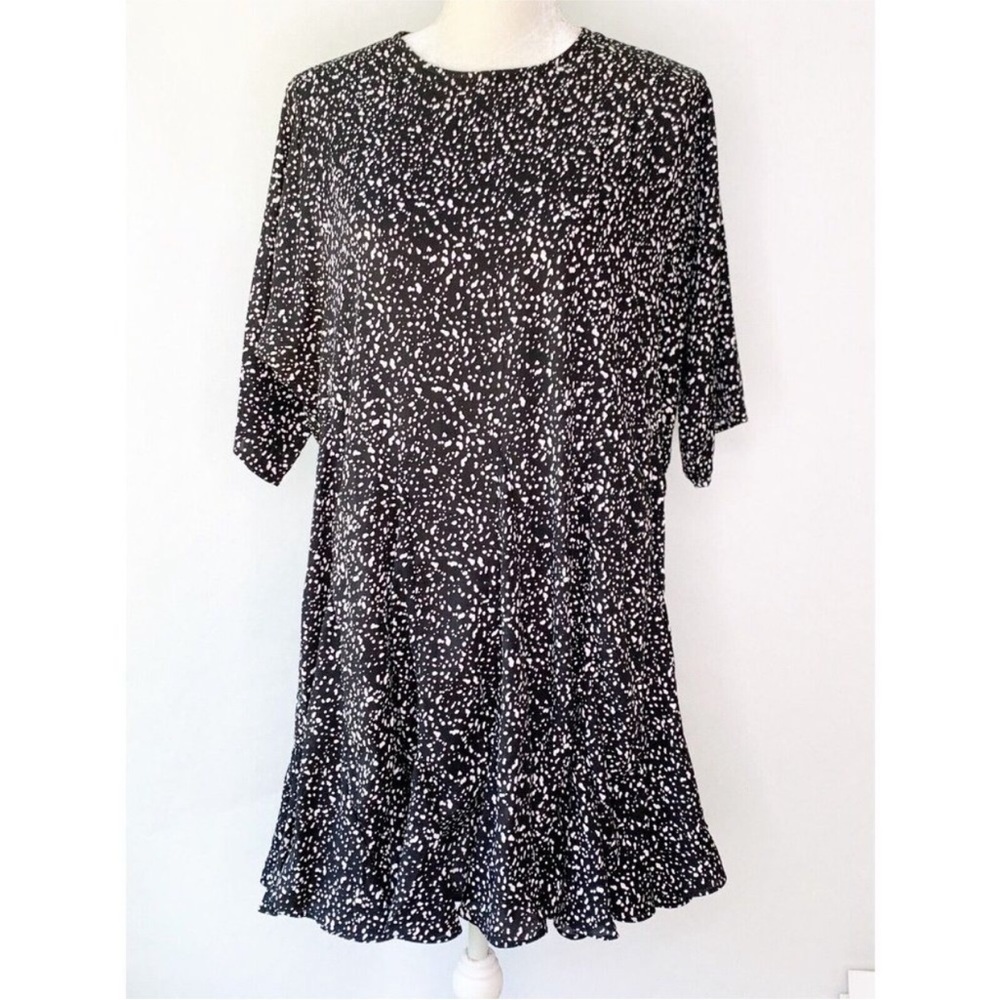 Vici Black and White Flare Ruffle Hem Dress Size‎ Small